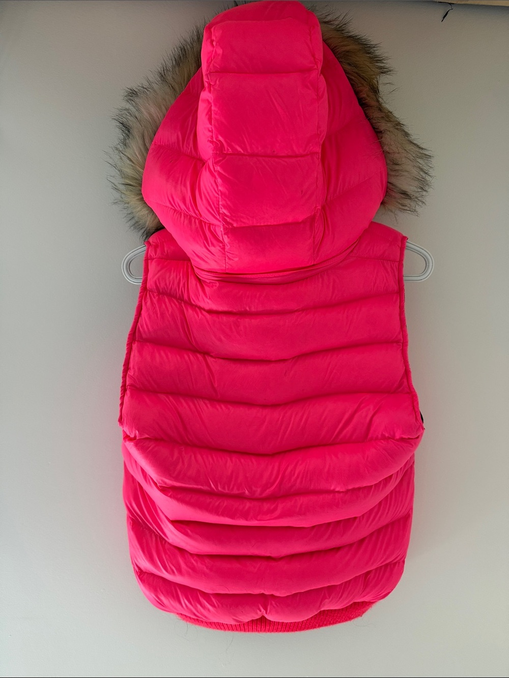 American Eagle Outfitters Hot Pink Puffer Vest with Faux Fur Hood - Picture 3 of 7